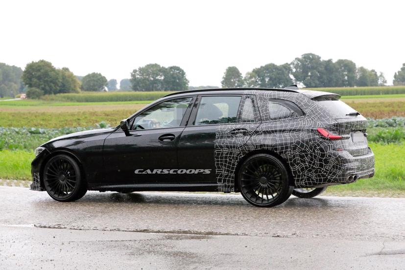 Khoang động cơ được kéo dài, chiều dài trục cơ sở lớn và chiều cao tổng thể thấp, hứa hẹn 2020 Alpina B3 Touring sẽ là một mẫu xe độ mang phong cách thể thao đầy sức mạnh. Ảnh: Carscoops.