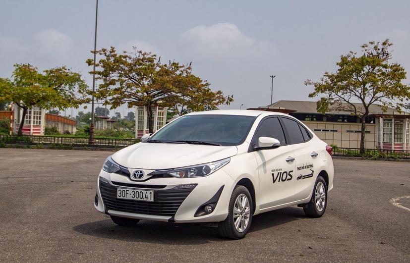Toyota bán được 1.934 chiếc Vios và 681 chiếc Innova, dẫn đầu phân khúc thị trường.