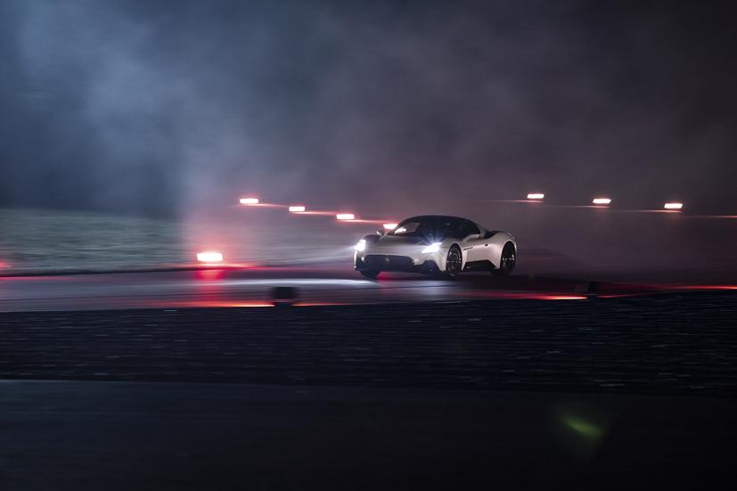 Ngắm si&#234;u xe Maserati MC20 vừa ra mắt - Ảnh 24