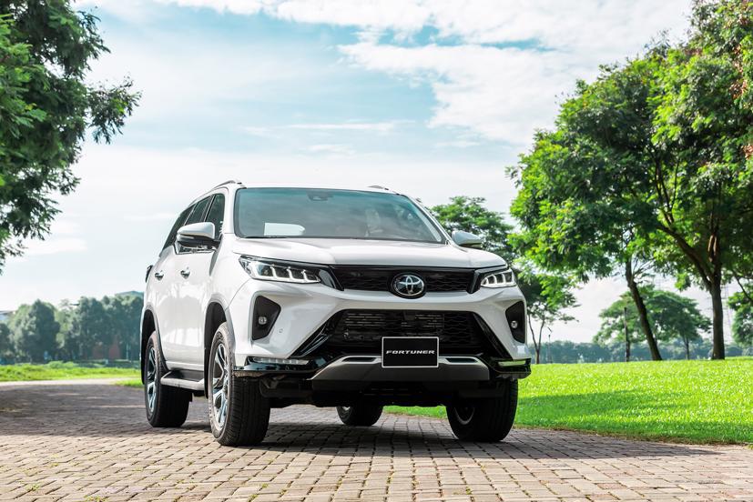 Toyota Fortuner 2020 ch&#237;nh thức ra mắt, gi&#225; cao nhất 1,43 tỷ đồng - Ảnh 1