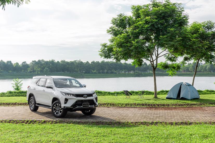Toyota Fortuner 2020 ch&#237;nh thức ra mắt, gi&#225; cao nhất 1,43 tỷ đồng - Ảnh 3
