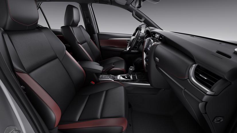 Toyota Fortuner 2020 ch&#237;nh thức ra mắt, gi&#225; cao nhất 1,43 tỷ đồng - Ảnh 13