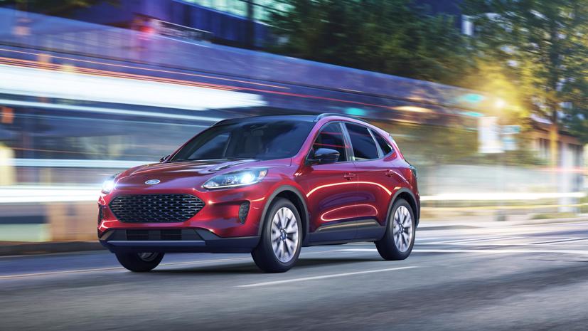 Ford Escape 2020 bản hybird hoàn tòa mới, cũng ra nhập sân chơi cách đây chưa lâu. Nguồn: Autoblog.