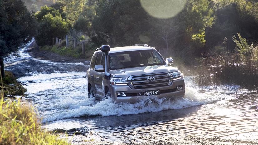 Toyota Land Cruiser vốn nổi tiếng là SUV có khả năng off-road tốt. Ảnh: Autoblog.