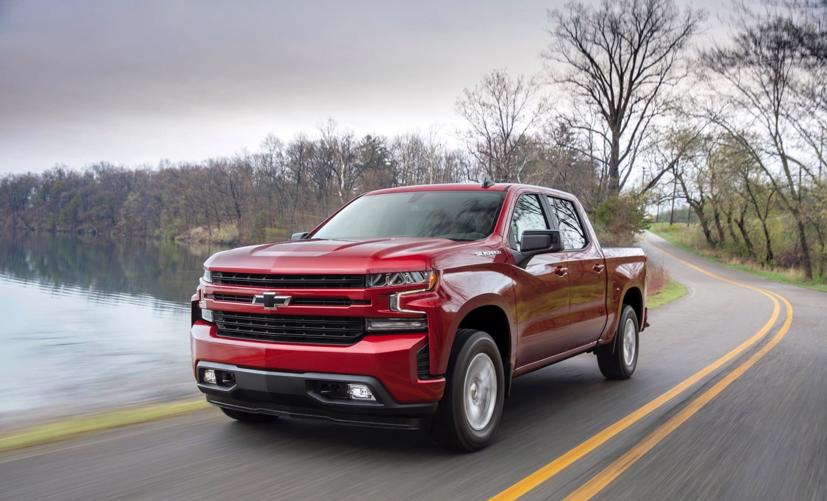 Trong khi đó, Silverado phiên bản Midnight 2020 thì lại chuyên trị những cung đường off-road.  Ảnh: Chevrolet.