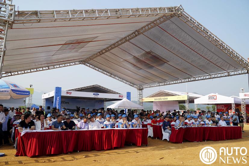 C&#225;c h&#227;ng xe đua nhau g&#243;p mặt tại VOC 2019 - Ảnh 1