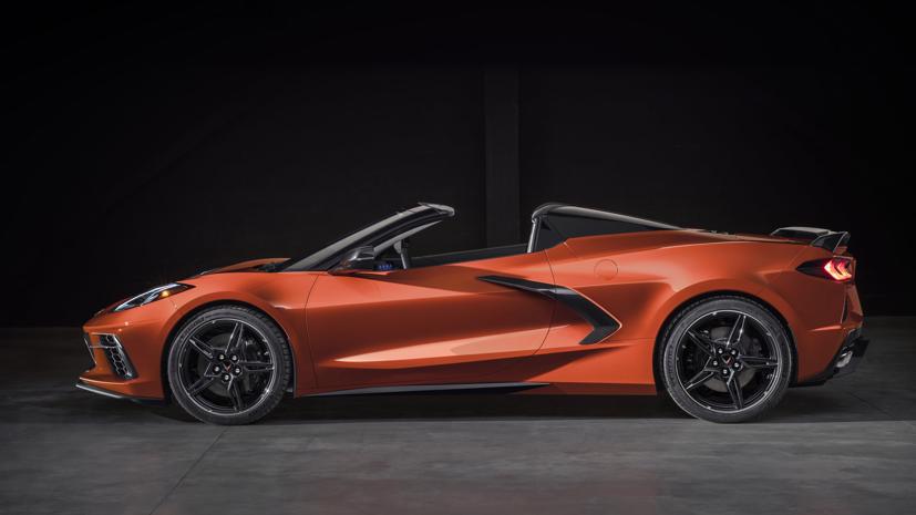 Tốc độ tối đa của Chevy Corvette 2020 phiên bản mui trần cũng sẽ khá tương đồng với bản coupe. Ảnh: AutoBlog.