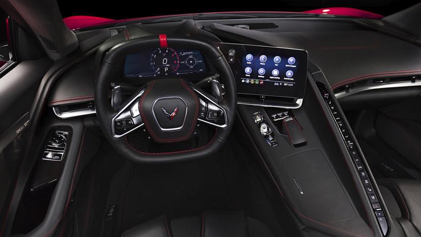 Chevy Corvette C8 2020 phiên bản mui trần có mức giá niêm yết hơn 67.000 USD. Ảnh: AutoBlog.