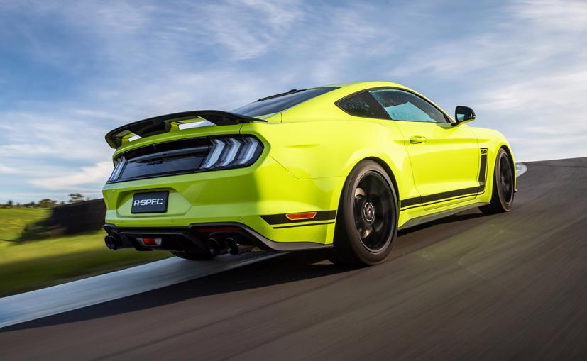 Ngoài ra, chiếc xe còn được nâng cấp hệ thống treo và bộ lốp thể thao, cùng ngoại hình ấn tượng. Ảnh: AutoBlog.