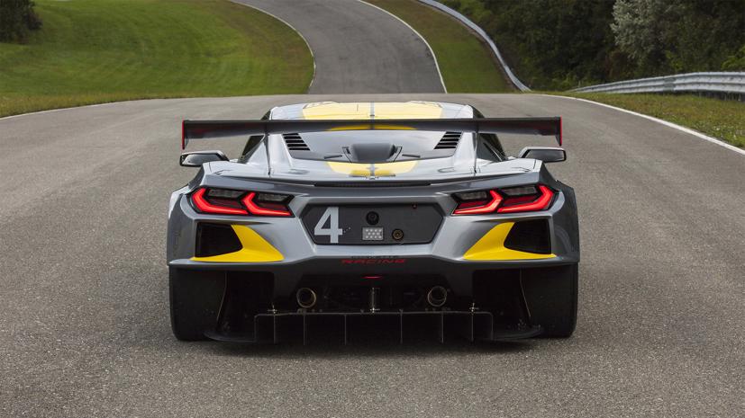 Chevy Corvette C8.R 2020 sử dụng hộp số sàn 6 cấp và được bổ sung két làm mát phía sau. Ảnh: AutoBlog.