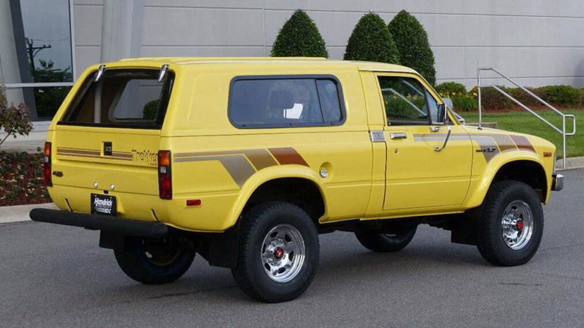 Chiếc xe được hoàn thiện dựa trên khung gầm của mẫu bán tải Toyota Hilux. Ảnh: AutoBlog.