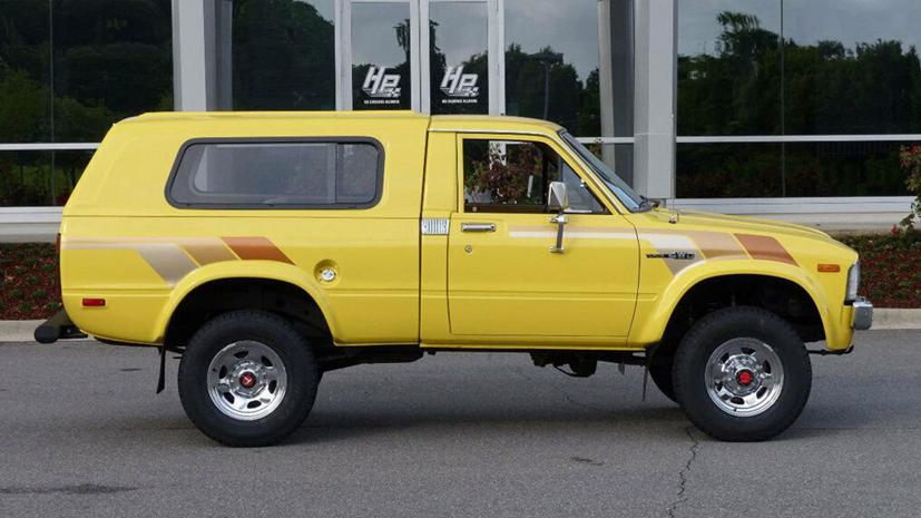 Chiếc Toyota Trekker màu vàng đang được hãng độ Hendrick Performance đấu giá trên eBay. Ảnh: AutoBlog.