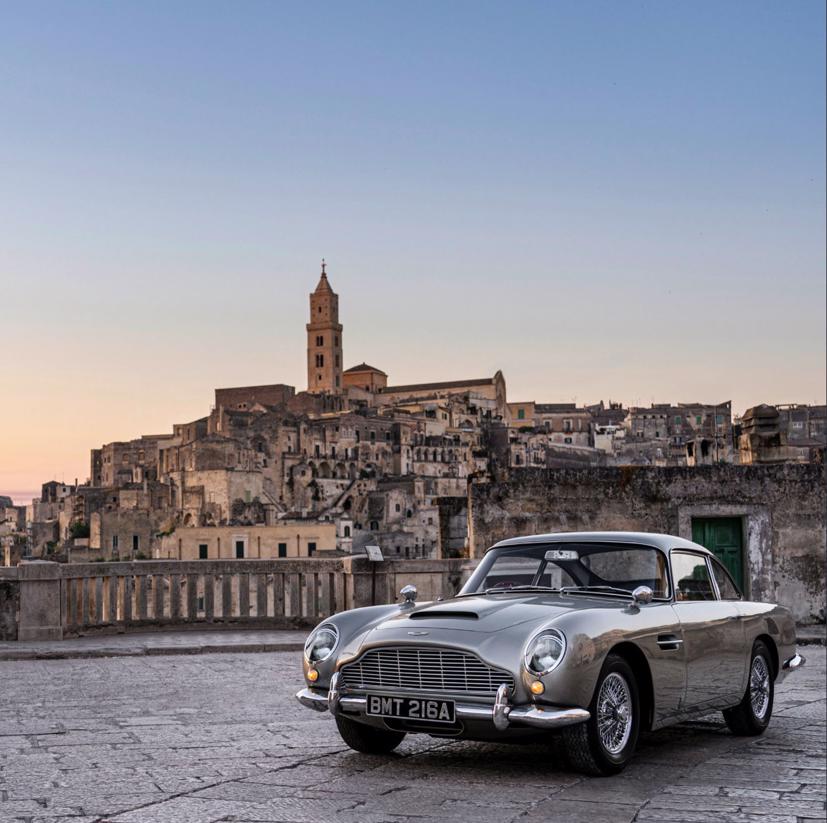 Đứng đầu danh sách là mẫu xe Aston Martin BD5 với biển số BMT 216A. Ảnh: Tweeter.