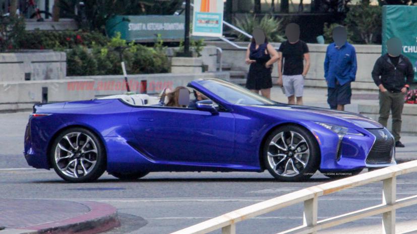 Vẫn chưa rõ thời điểm Lexus LC mui trần được bán ra thị trường. Ảnh: AutoBlog.