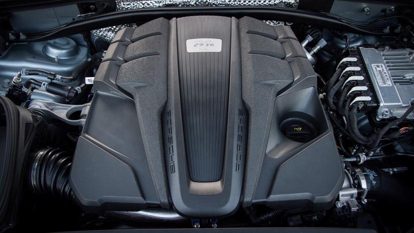 Mẫu compact SUV thể thao này được trang bị động cơ V6 tăng áp kép 2.9L cho 434 mã lực. Ảnh: AutoBlog.