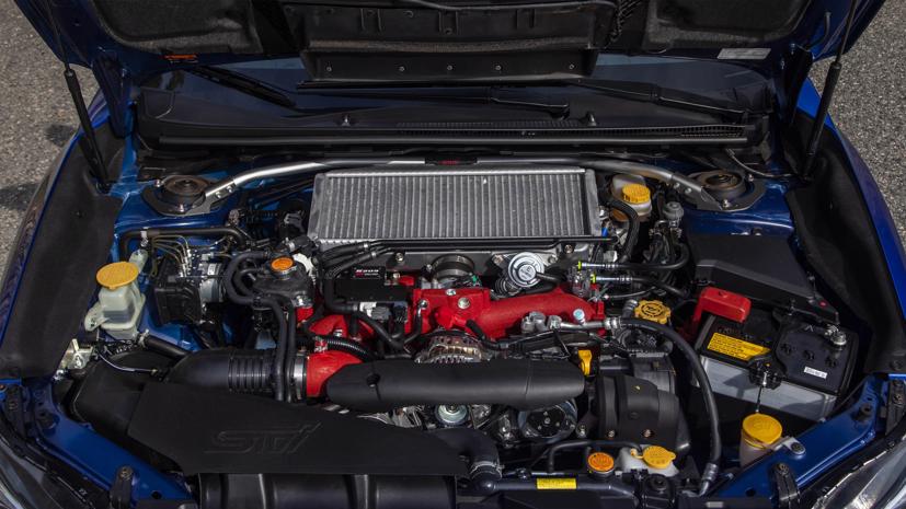 Nó sở hữu động cơ boxer 4 xy-lanh 2.5L cho 341 mã lực, tăng tốc 0-100Km/h dưới 5 giây. Ảnh: AutoBlog.