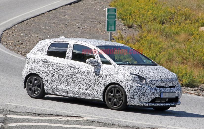 Honda Jazz 2020 sẽ được cập nhật thiết kế, nhưng kích thước tổng thể không thay đổi. Ảnh: AutoBlog.