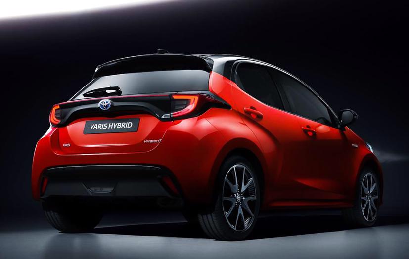 Xe sẽ được bán ra trên toàn cầu với phiên bản lai điện, dẫn động 4 bánh. Ảnh: Toyota.