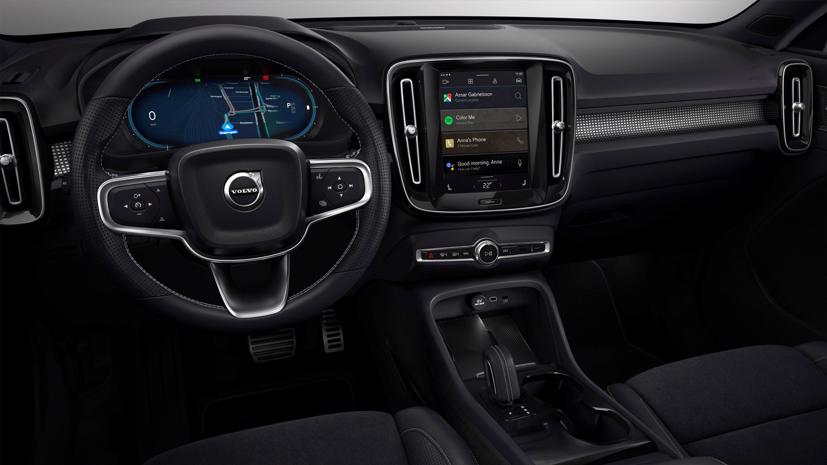 Volvo XC40 Recharge sử dụng nền tảng Android và có trợ lý ảo Google Assistant. Ảnh: AutoBlog.