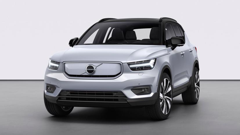 Volvo XC40 Recharge đã được lược bỏ ống pô xả khí và lưới tản nhiệt. Ảnh: AutoBlog.