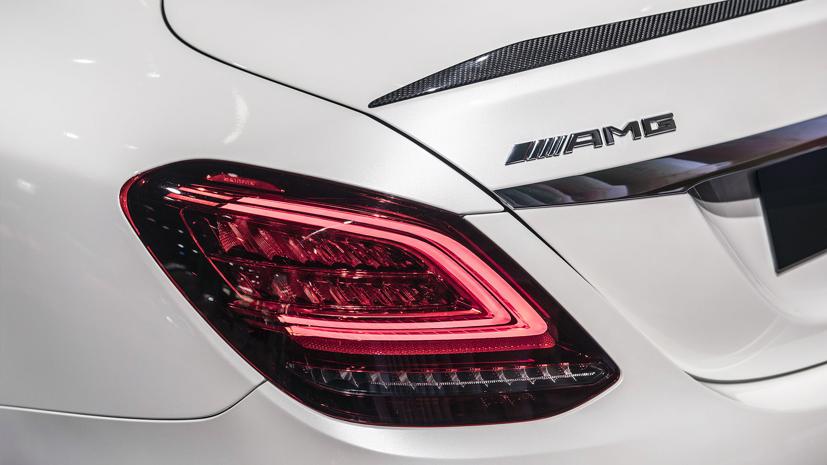 Chắc chắn Mercedes sẽ còn tiếp tục hé lộ nhiều thông tin nữa về các mẫu xe Hybrid. Ảnh: AutoBlog.