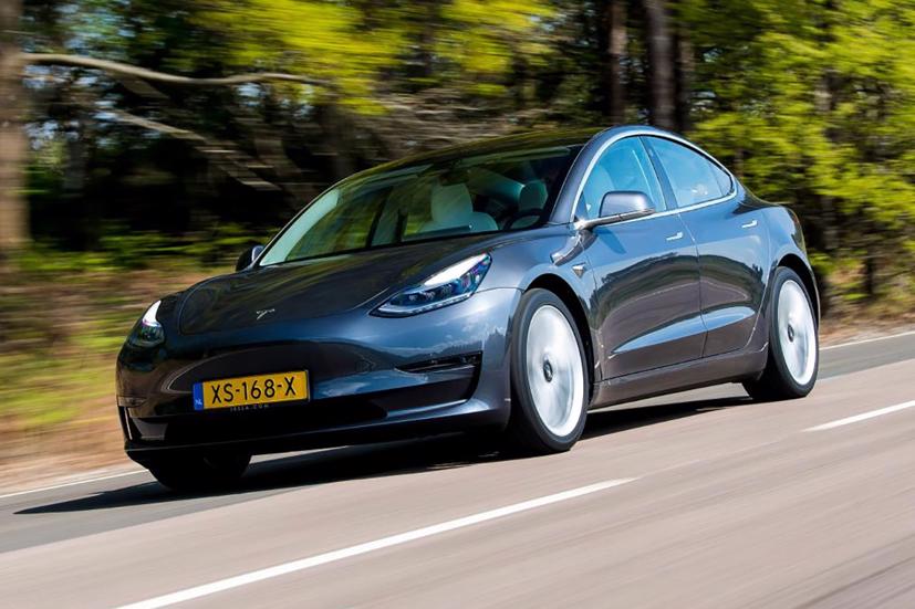 Tesla vừa âm thầm cập nhật chiếc sedan Model 3 của hãng. Ảnh: AutoExpress.