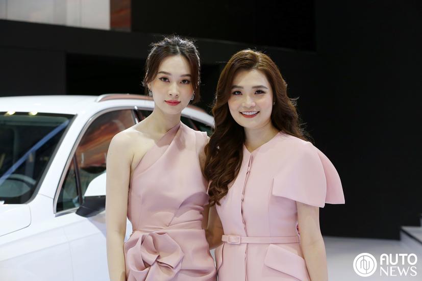 Ngắm dàn chân dài "đẹp không tì vết" tại VMS 2019 - Ảnh 33