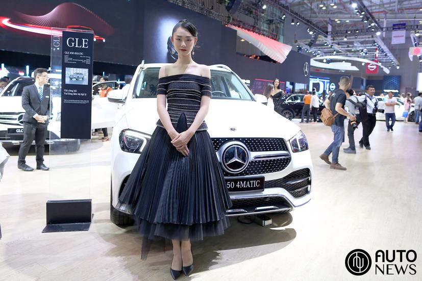 Ngắm dàn chân dài "đẹp không tì vết" tại VMS 2019 - Ảnh 1