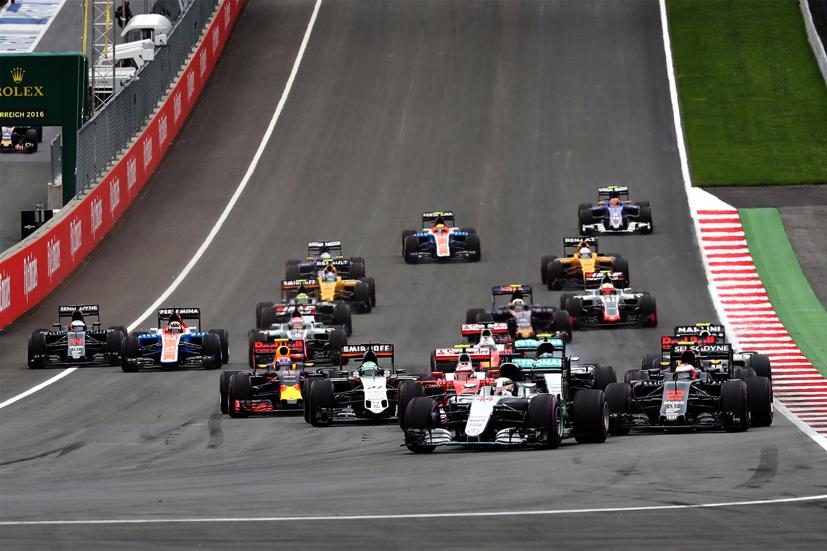 Ban tổ chức giải đua F1 tuyên bố từ nay đến 2030 sẽ cắt giảm mức phát thải khí carbon về không. Ảnh: AutoBlog.