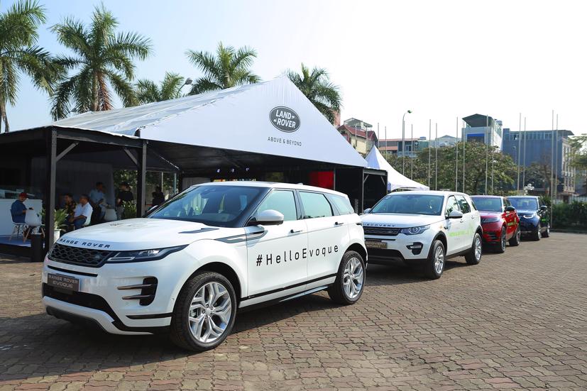 Chiều dài trục cơ sở tăng thêm 20mm, khiến nội thất xe trở nên rộng rãi hơn.