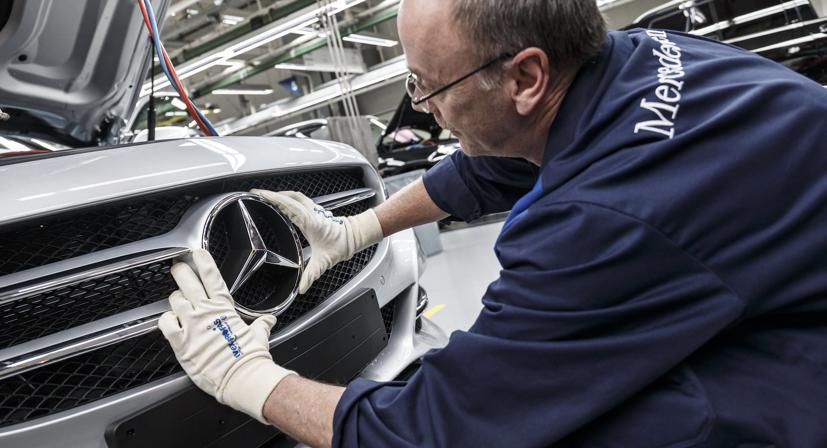 Daimler dự báo lợi nhuận kinh doanh trong năm 2020 sẽ sụt giảm hàng tỷ USD. Ảnh: Carscoops.