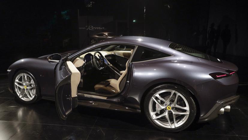 Ferrari Roma đẹp lung linh kh&#244;ng t&#236; vết - Ảnh 7