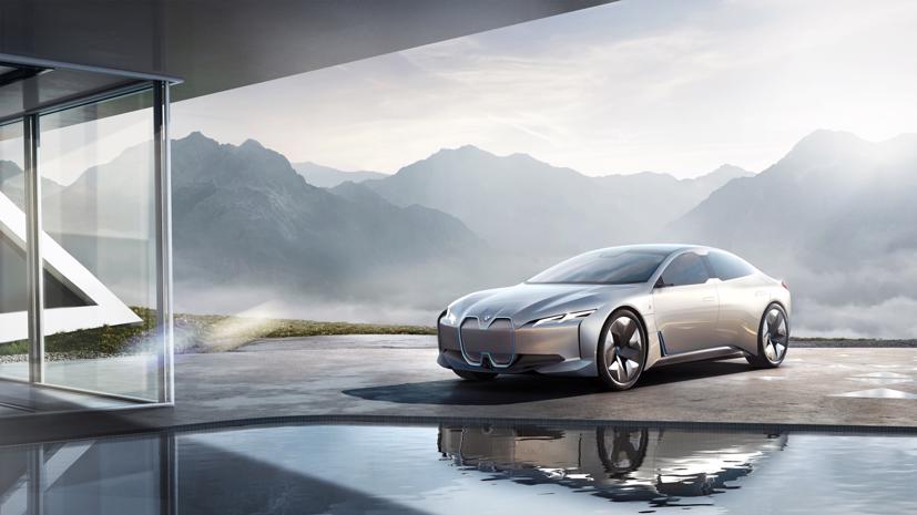 Mẫu sedan BMW i4 thuần điện hứa hẹn sẽ hoàn thành vào cuối 2020 và lăn bánh đầu năm 2021. Ảnh: AutoBlog.