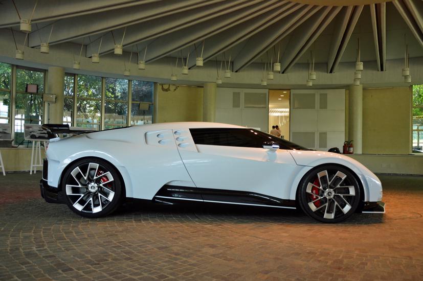 Tuy nhiên, lịch sản xuất của Bugatti hiện đã dày đặc và hãng còn đang phải cắt giảm nhân sự. Ảnh: AutoBlog.