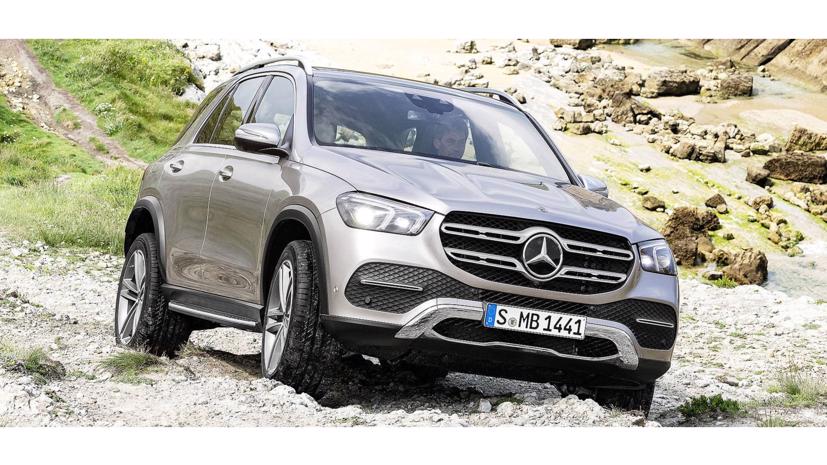 Dòng xe Mercedes-Benz GL mới được bổ sung tính năng E-Active Body Control. Ảnh: Carscoops.