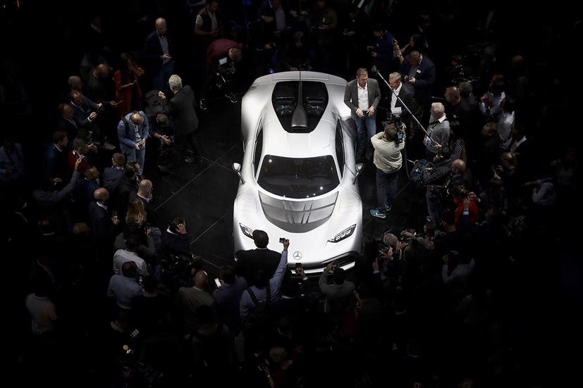 Mercedes sẽ giới thiệu một nền tảng ô tô thể thao chạy pin-điện trong những năm tới.