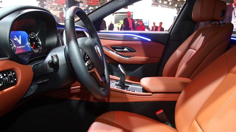 Một số khách hàng phản ánh xe VinFast Lux A2.0 có hiện tượng trả lái chậm. Ảnh: Internet