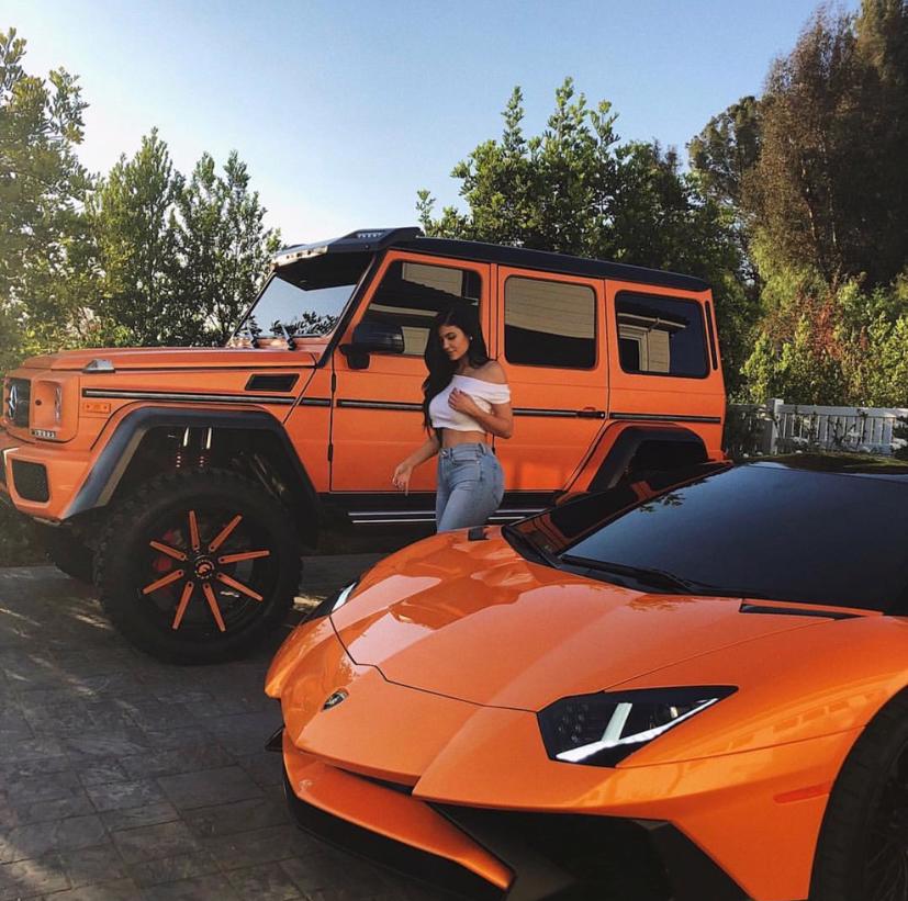 Bộ sưu tập xe hơi của nữ tỷ phú trẻ nhất thế giới  - Ảnh 4