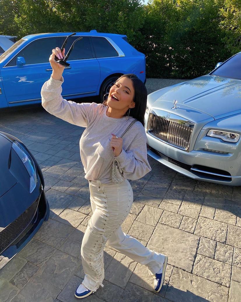 Bộ sưu tập xe hơi của nữ tỷ phú trẻ nhất thế giới  - Ảnh 7