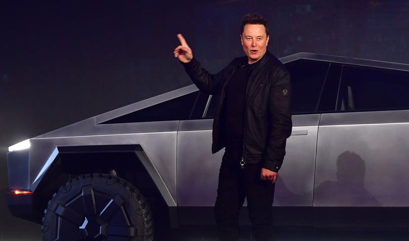 Elon Musk trong sự kiện giới thiệu bán tải điện Cybertruck