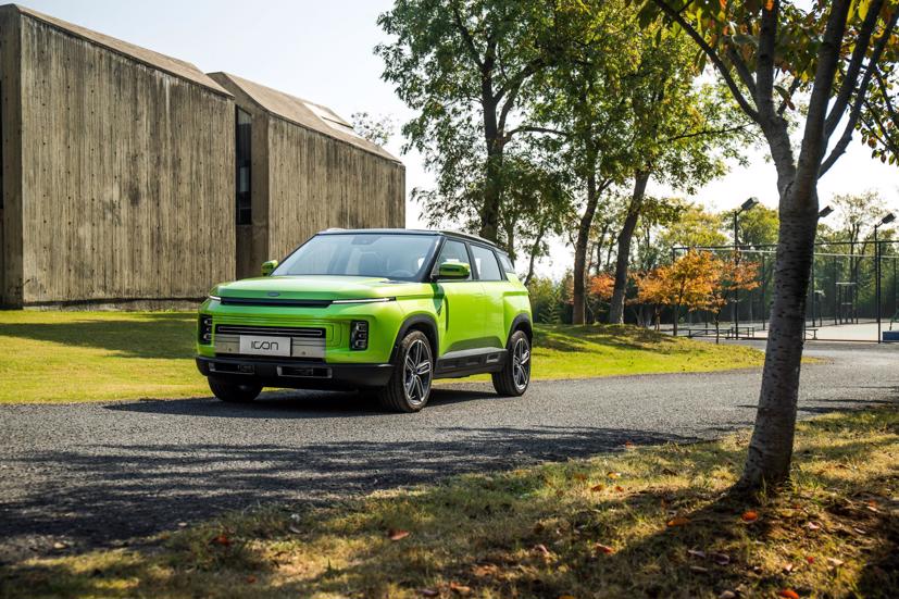 Trung Quốc ra mắt mẫu xe &quot;c&#243; thể chống virus Corona&quot; - Ảnh 5