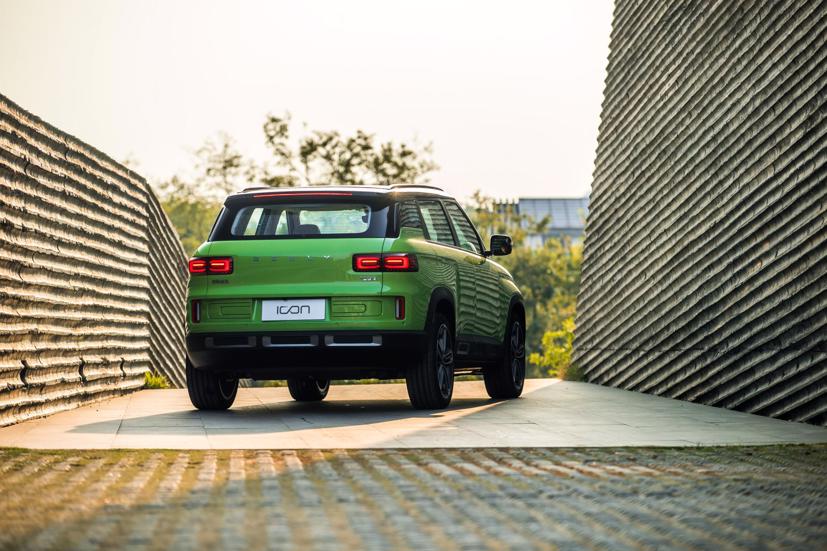 Trung Quốc ra mắt mẫu xe &quot;c&#243; thể chống virus Corona&quot; - Ảnh 6