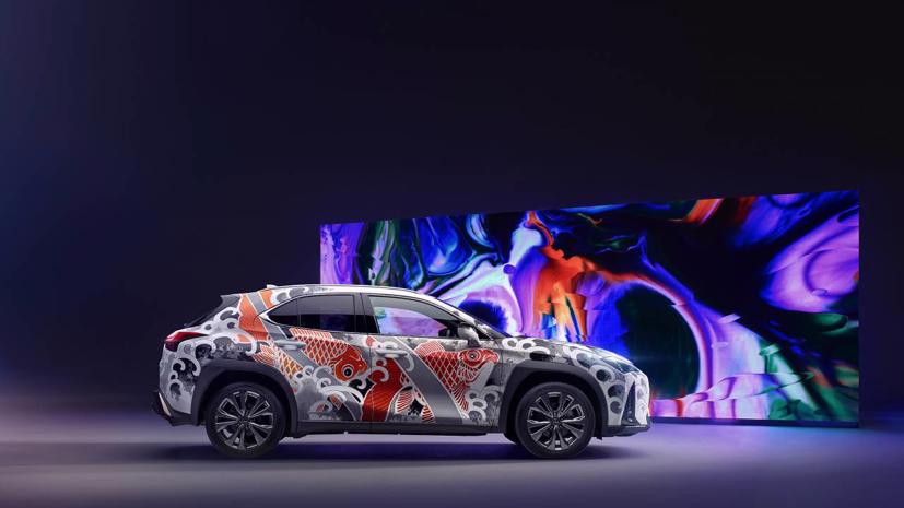 Lexus UX: T&#225;c phẩm xe hơi xăm m&#236;nh đầu ti&#234;n tr&#234;n thế giới - Ảnh 1