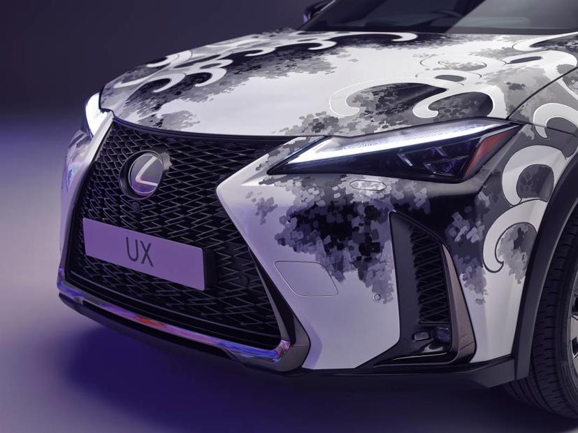 Lexus UX: T&#225;c phẩm xe hơi xăm m&#236;nh đầu ti&#234;n tr&#234;n thế giới - Ảnh 4