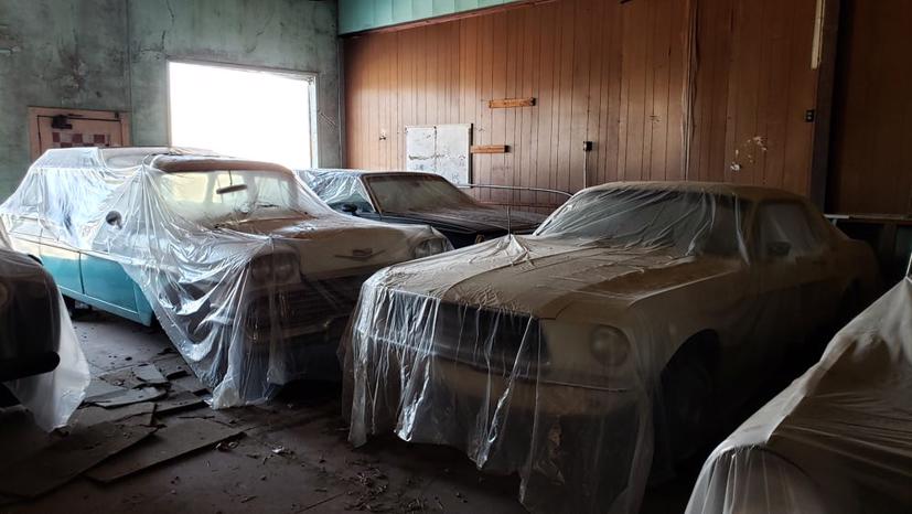 Choáng ngợp bộ sưu tập hơn 140 xe cổ được cất giấu 30 năm  - Ảnh 16