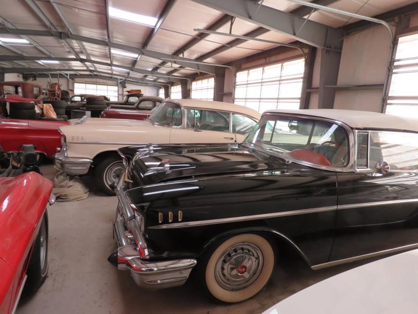 Choáng ngợp bộ sưu tập hơn 140 xe cổ được cất giấu 30 năm  - Ảnh 17