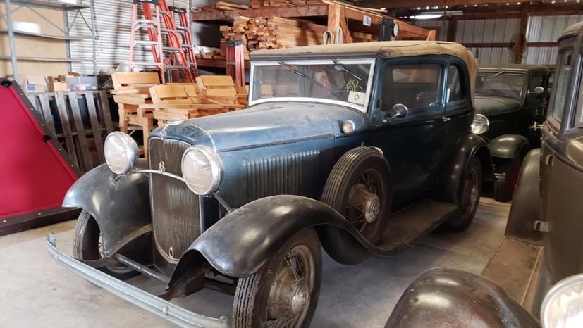 Choáng ngợp bộ sưu tập hơn 140 xe cổ được cất giấu 30 năm  - Ảnh 28