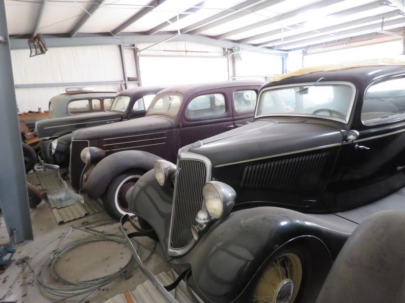 Choáng ngợp bộ sưu tập hơn 140 xe cổ được cất giấu 30 năm  - Ảnh 8