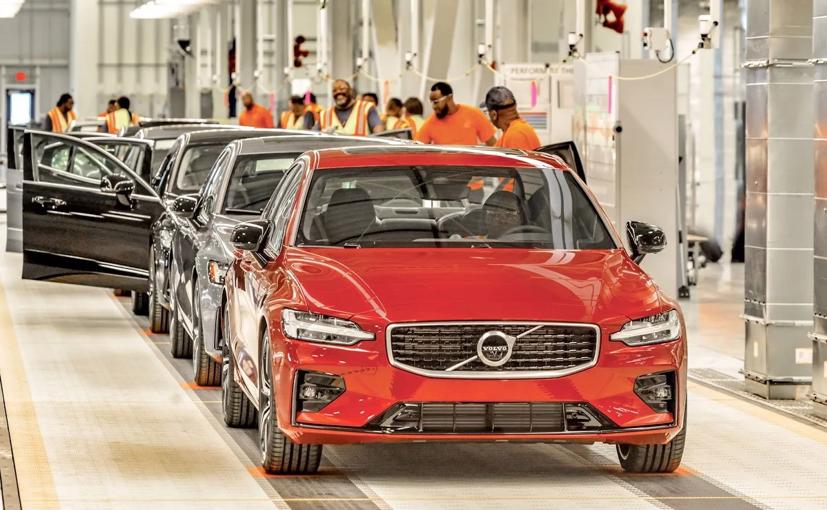 Sản lượng ô tô toàn cầu năm 2020 dự kiến ​​sẽ giảm hơn 20%, xuống còn khoảng 71 triệu chiếc. Ảnh: Reuters