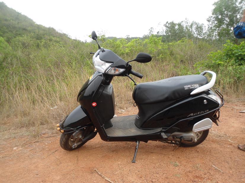 Honda Activa. Trông mẫu xe này không được off-road lắm. Ảnh: Jalopnik